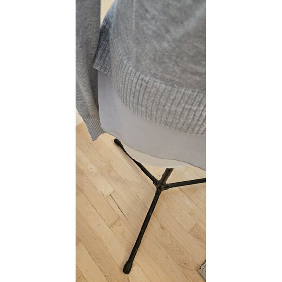 V-NECK Sweater Women's Size M Gray Ruffle Hem Knit Pullover Long Sleeve - Picture 5 of 5